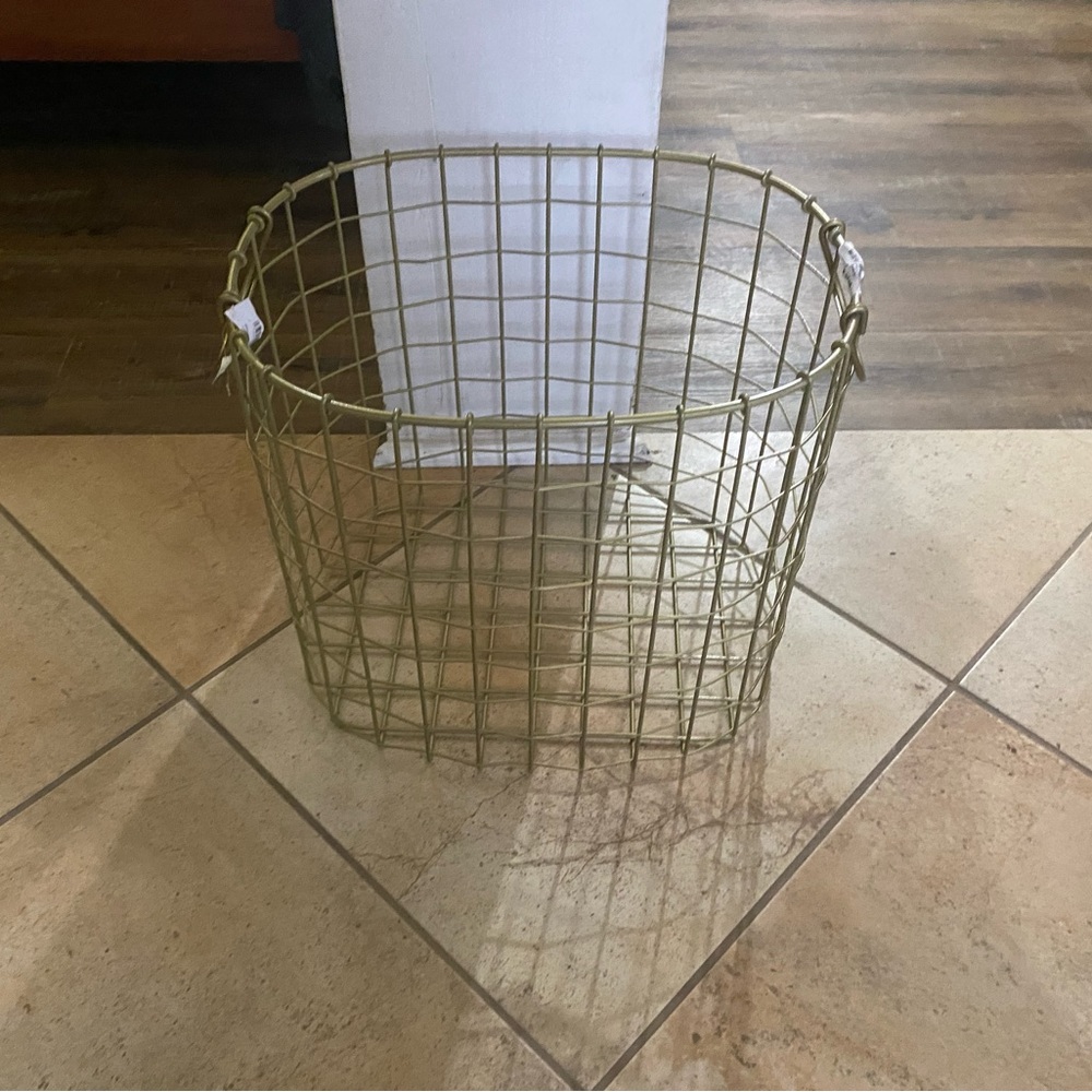 Wire metal basket